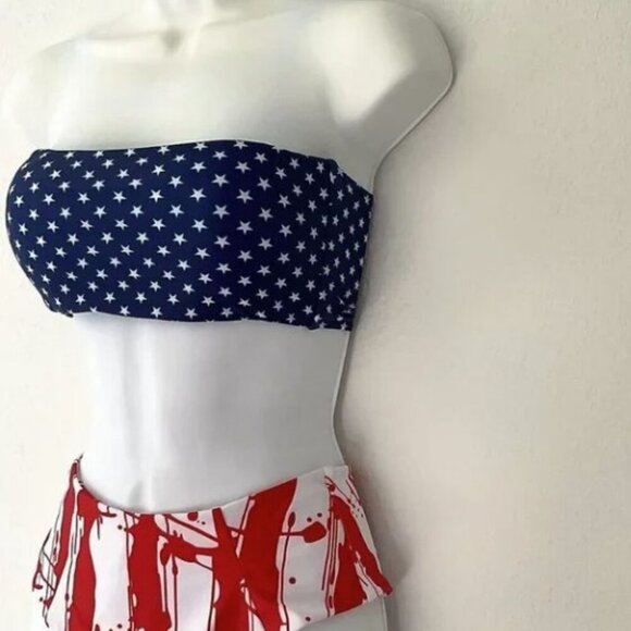 STARS & SWIRLS BANDEAU TWO PIECE STRAPLESS BIKINI - Picture 2 of 9